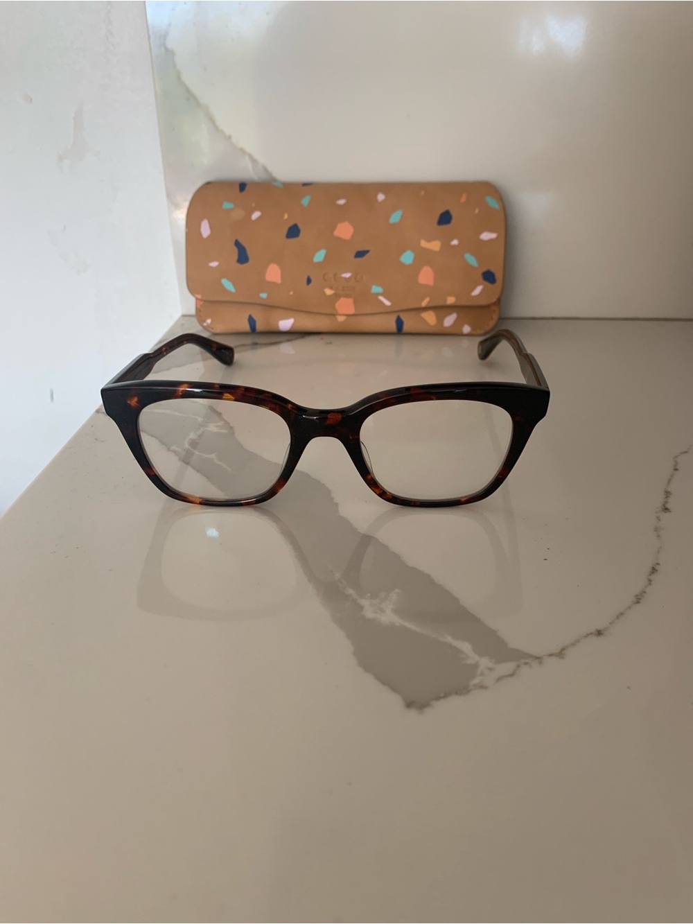 Garrett Leight Tortoiseshell Square Glasses with Tan Speckled Case